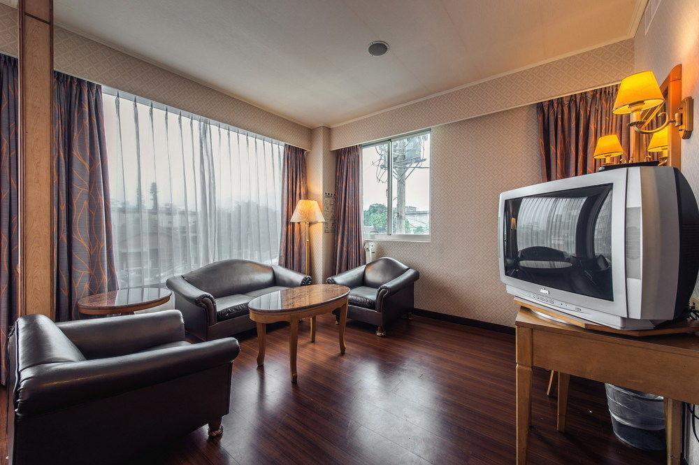 Da Shih Hotel Хуалянь Екстер'єр фото